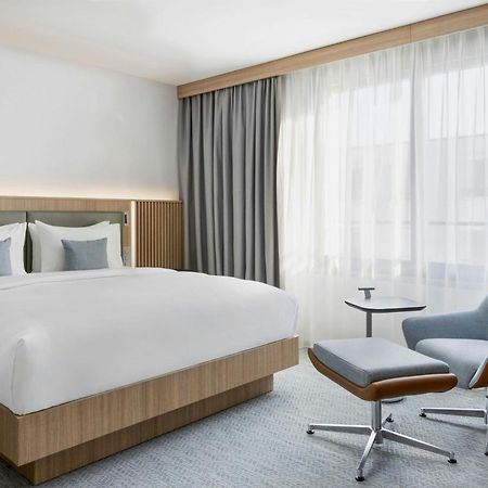 Courtyard By Marriott Biel Bienne Hotel Екстериор снимка