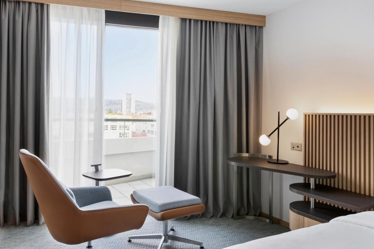 Courtyard By Marriott Biel Bienne Hotel Екстериор снимка