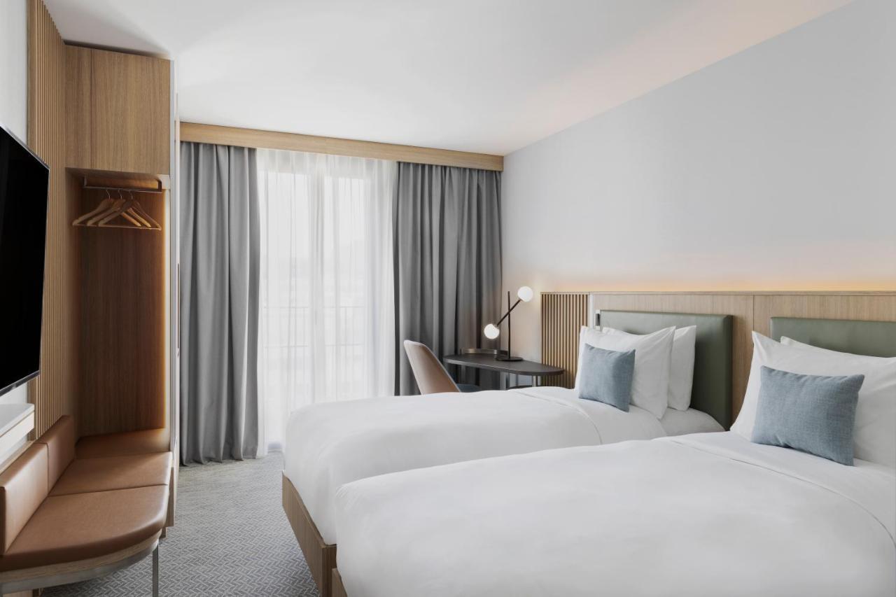 Courtyard By Marriott Biel Bienne Hotel Екстериор снимка