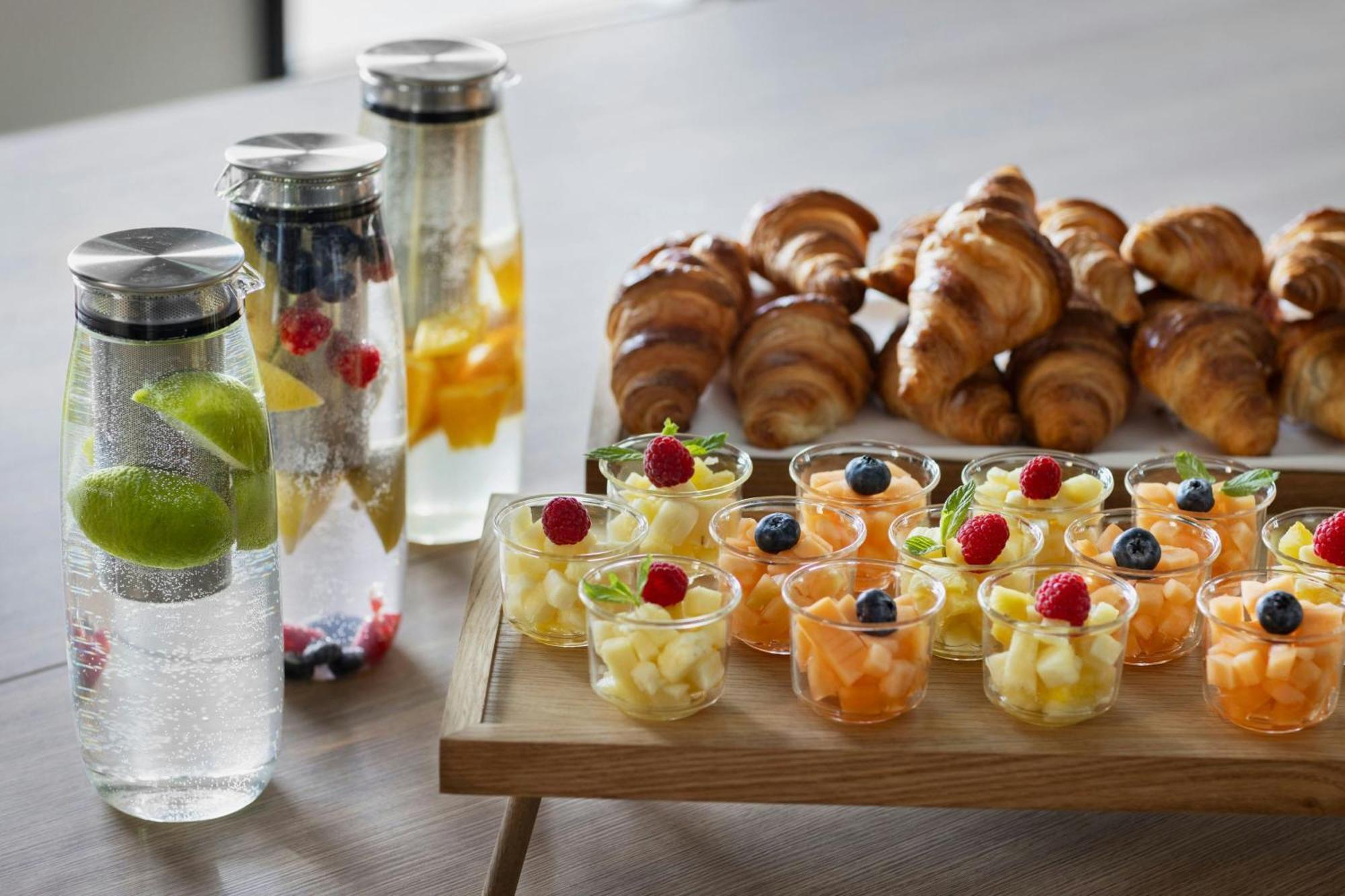 Courtyard By Marriott Biel Bienne Hotel Екстериор снимка
