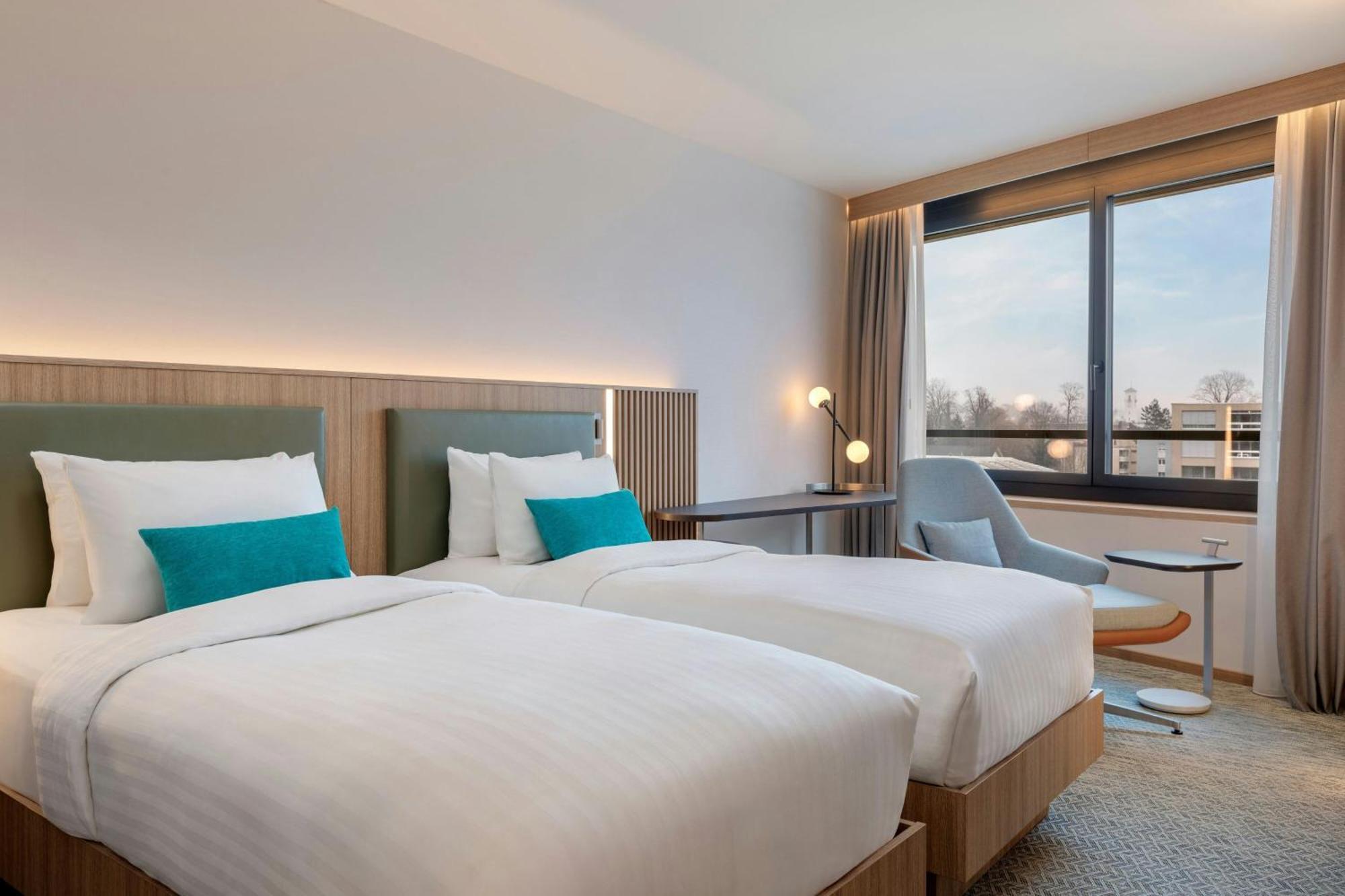 Courtyard By Marriott Biel Bienne Hotel Екстериор снимка
