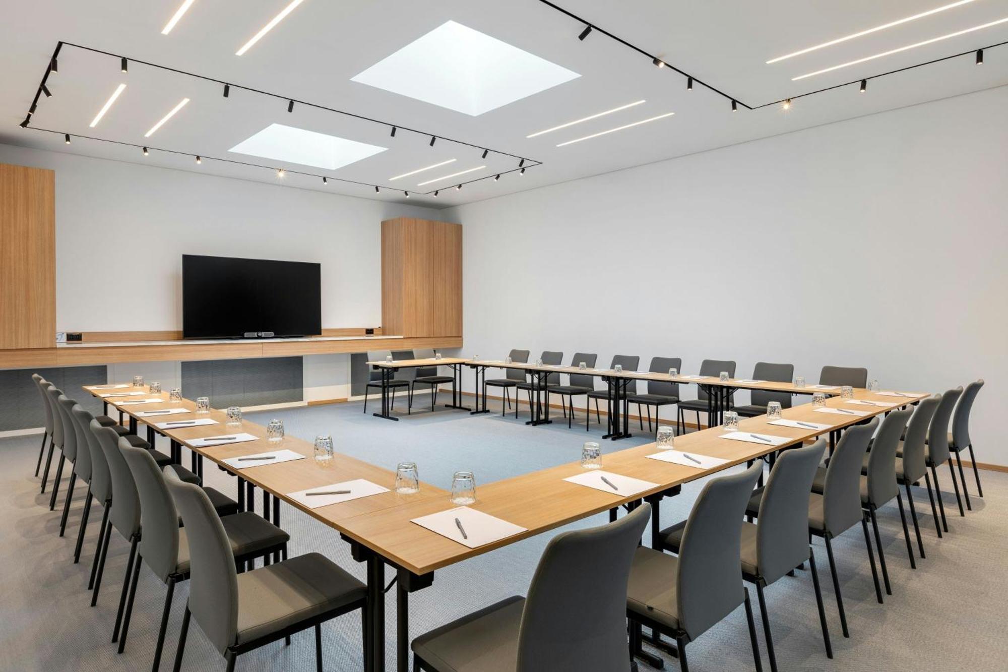 Courtyard By Marriott Biel Bienne Hotel Екстериор снимка