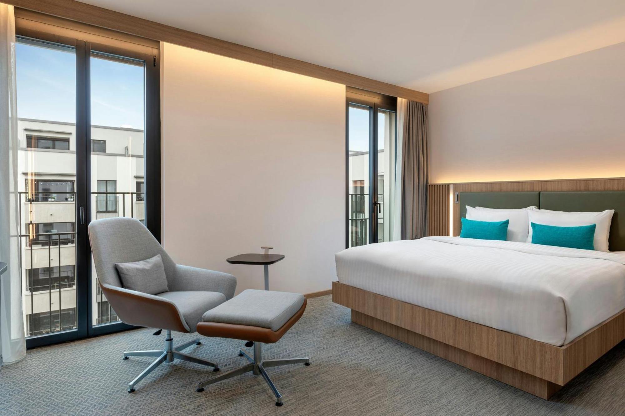 Courtyard By Marriott Biel Bienne Hotel Екстериор снимка