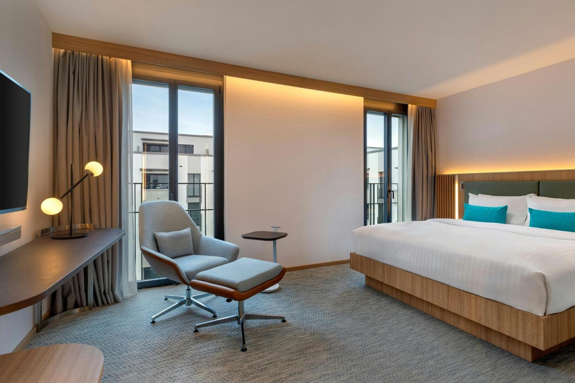 Courtyard By Marriott Biel Bienne Hotel Екстериор снимка