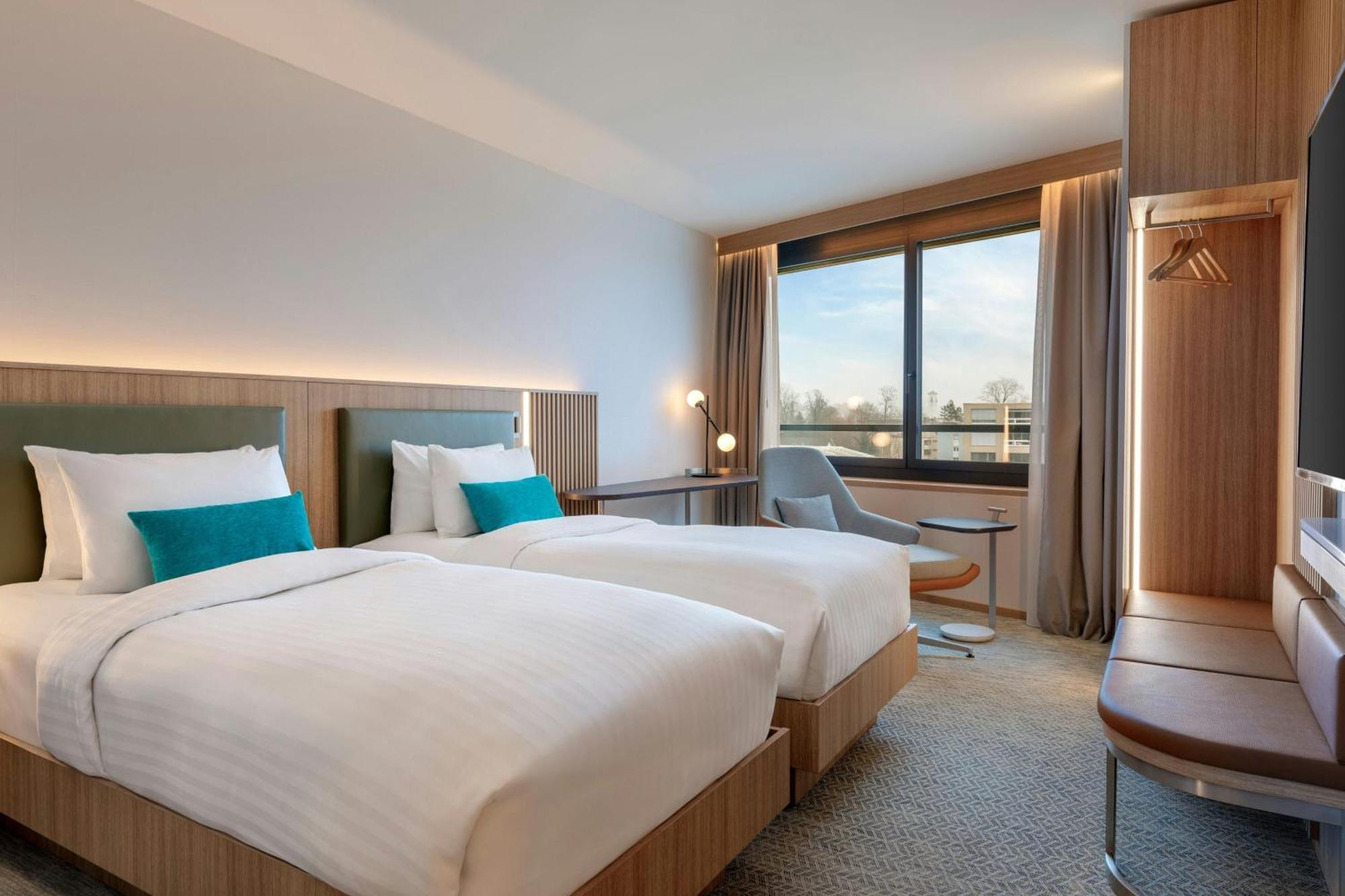 Courtyard By Marriott Biel Bienne Hotel Екстериор снимка