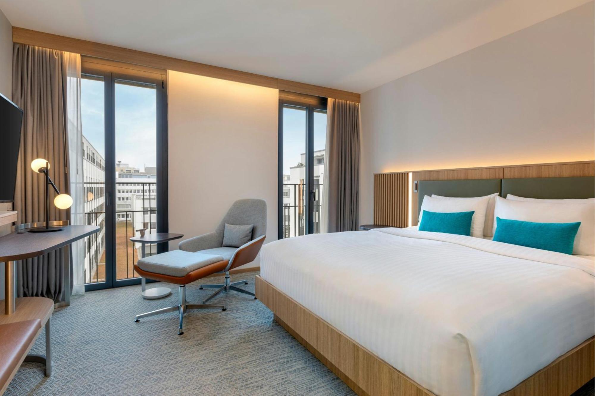 Courtyard By Marriott Biel Bienne Hotel Екстериор снимка